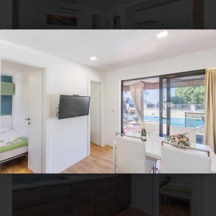 Tomica Apartments With Pool Biograd Na Moru Ngoại thất bức ảnh
