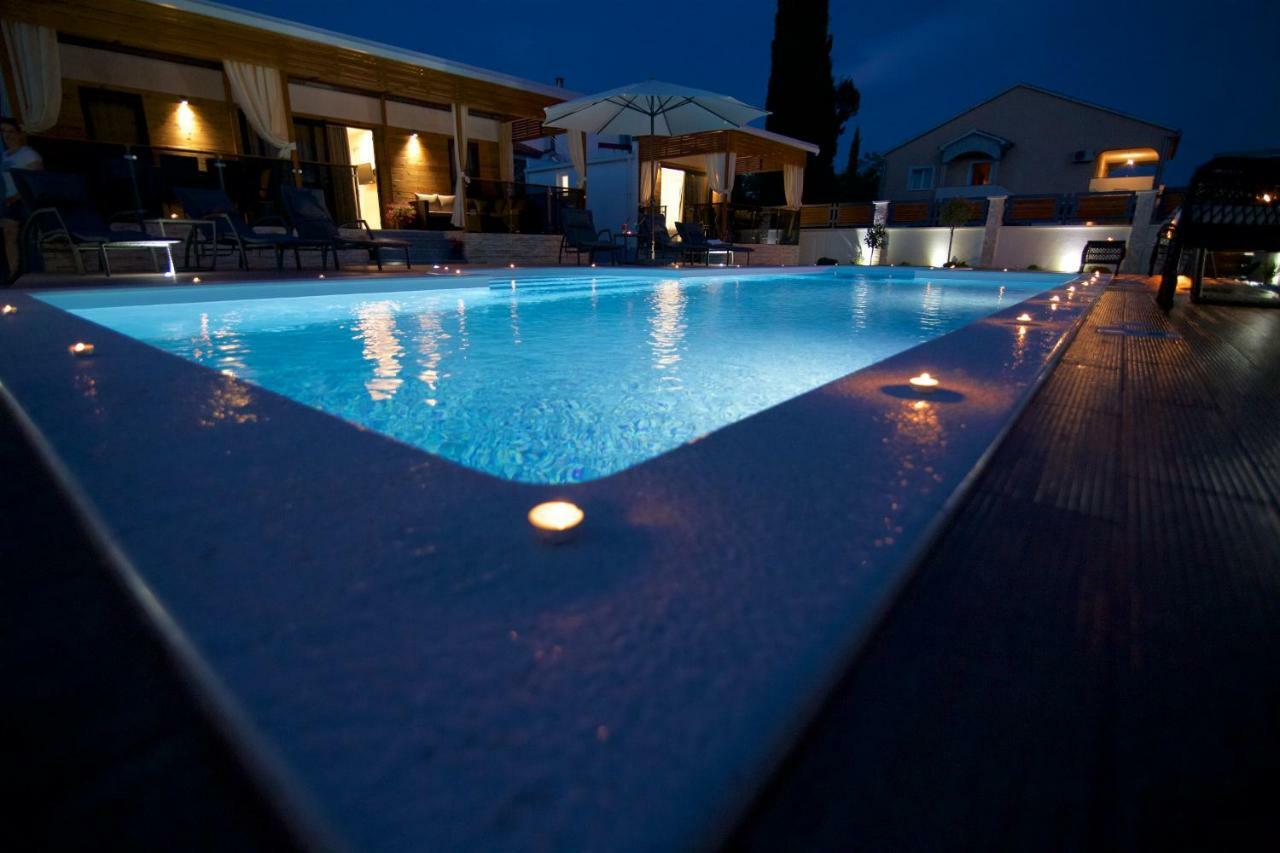 Tomica Apartments With Pool Biograd Na Moru Ngoại thất bức ảnh