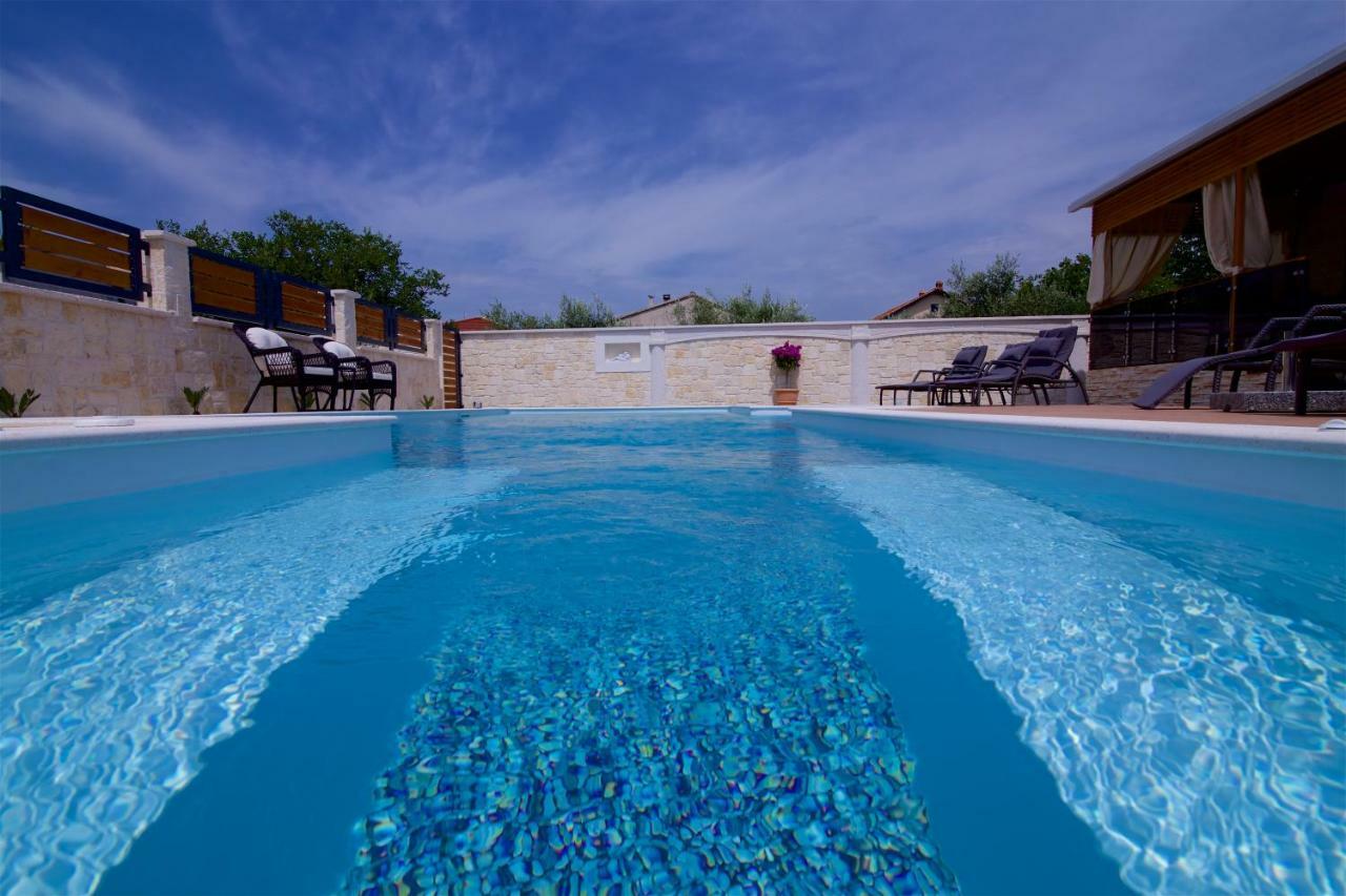 Tomica Apartments With Pool Biograd Na Moru Ngoại thất bức ảnh